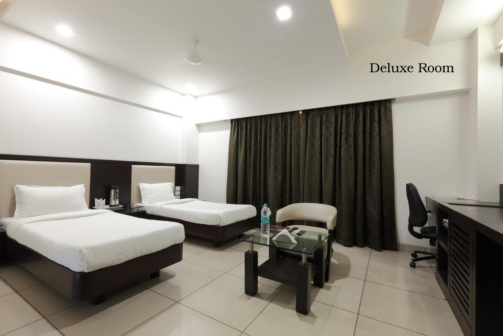 Celestia The Hotel Ahmedabad Bilik gambar
