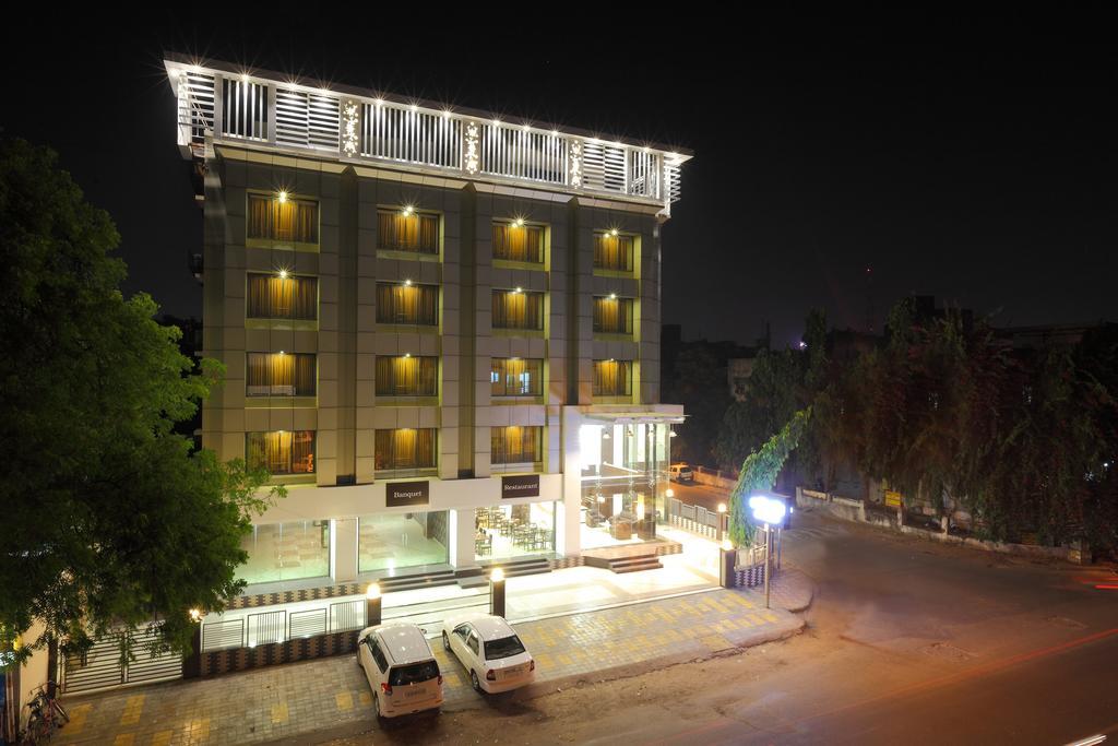 Celestia The Hotel Ahmedabad Luaran gambar